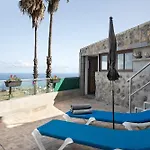 Bisangel House *