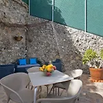 Bisangel House